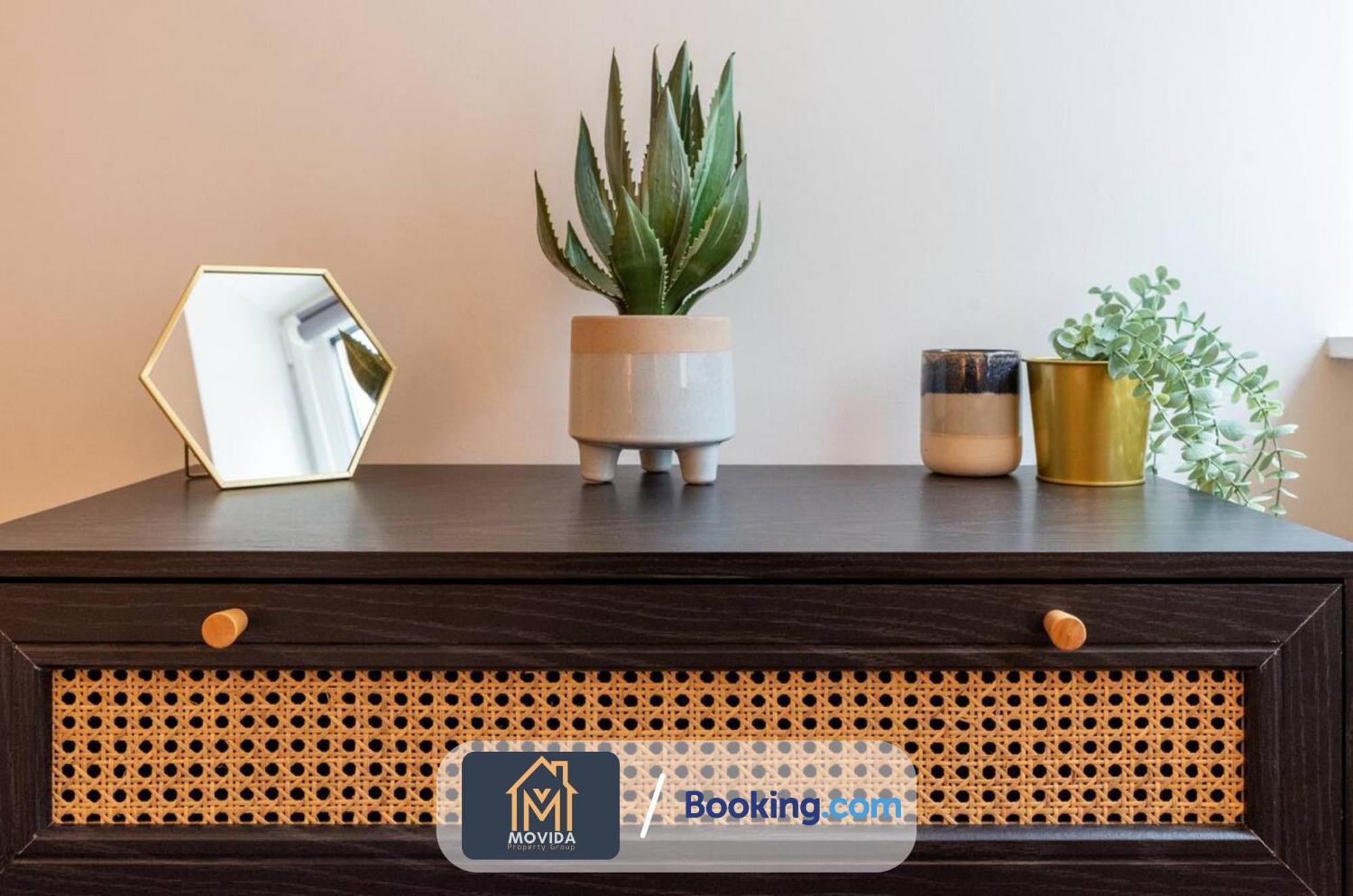Stylish Two Bed Town Centre Apartment By Movida Property Group Short Lets & Serviced Accommodation With Parking Гаррогейт Екстер'єр фото