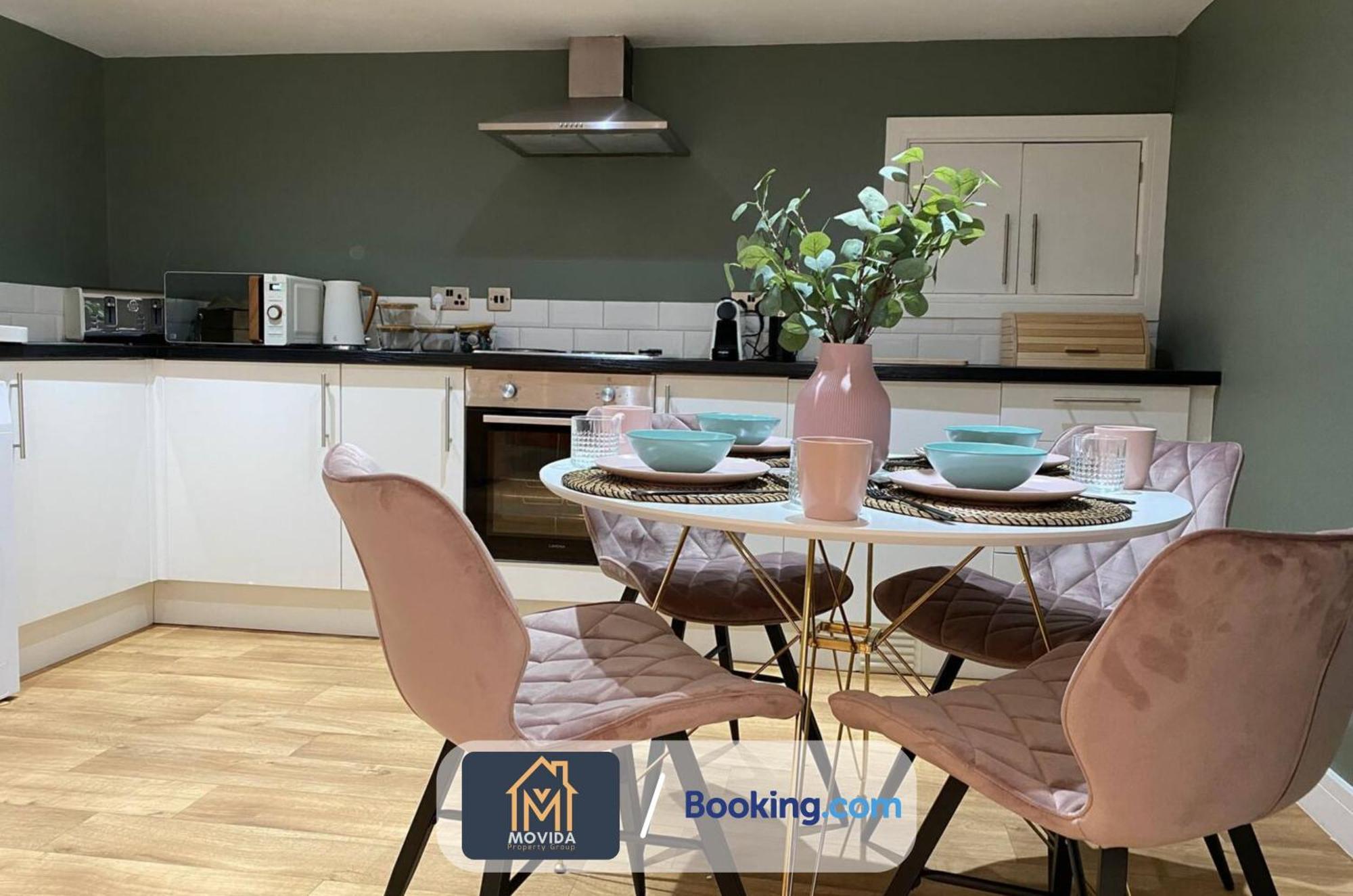 Stylish Two Bed Town Centre Apartment By Movida Property Group Short Lets & Serviced Accommodation With Parking Гаррогейт Екстер'єр фото